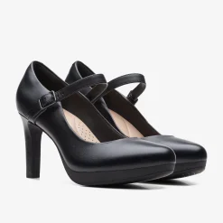 Ambyr Shine Black Leather|Clarks