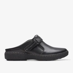 Caroline May|Clarks Discount