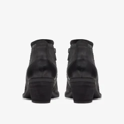 Neva Lo|Clarks Hot