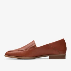 Sarafyna Freva|Clarks Hot