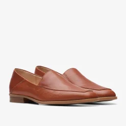 Sarafyna Freva|Clarks Hot