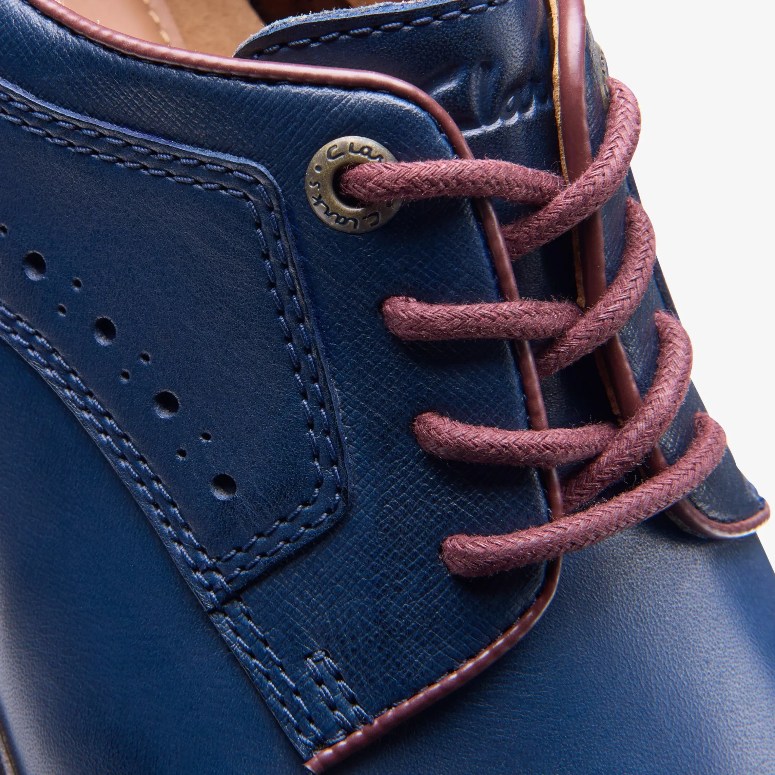 Un Shire Vibe|Clarks Discount